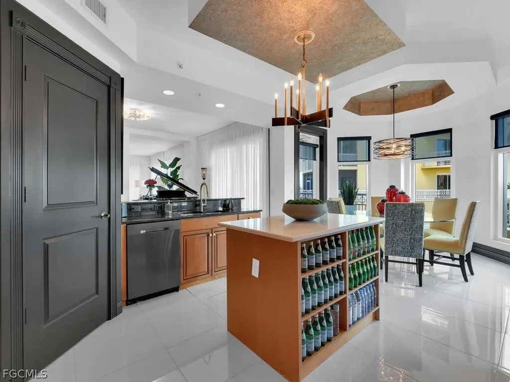 6061 Silver King Boulevard Cape Coral FL 33914