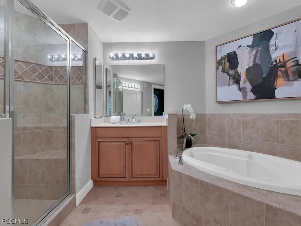 6061 Silver King Boulevard Cape Coral FL 33914