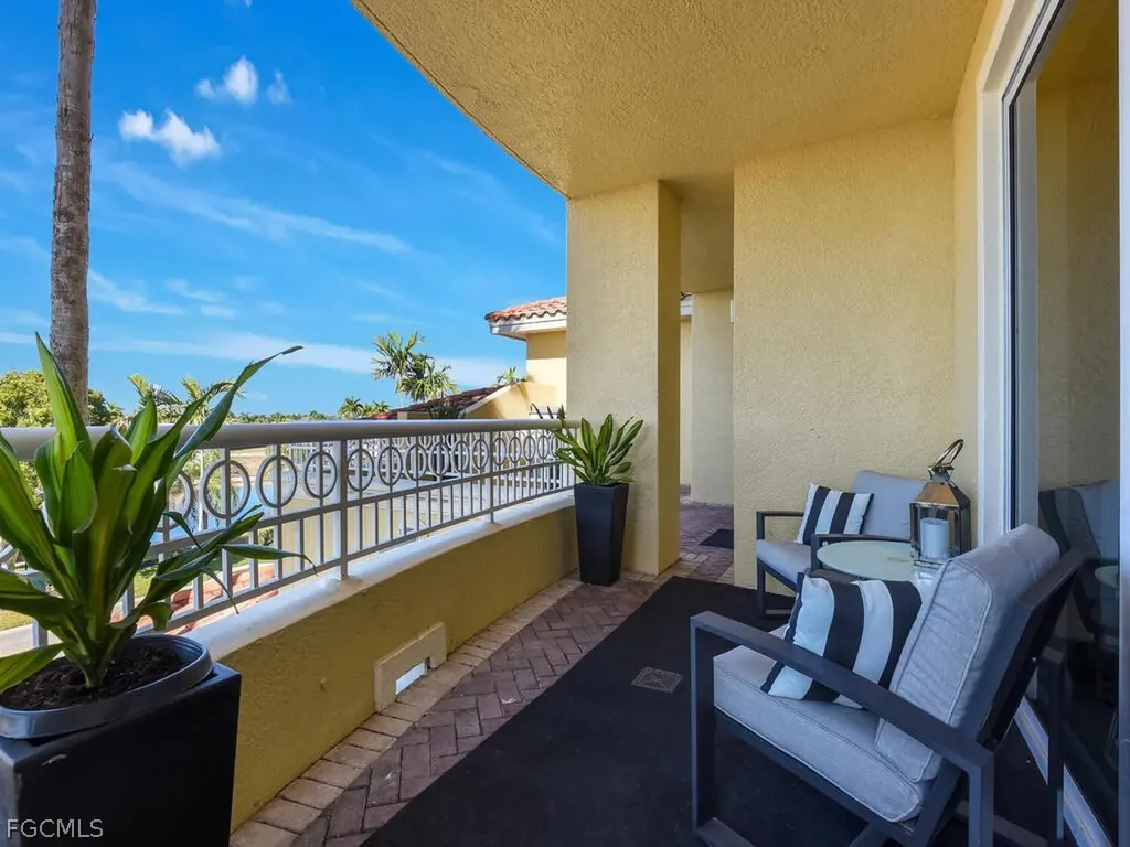6061 Silver King Boulevard Cape Coral FL 33914
