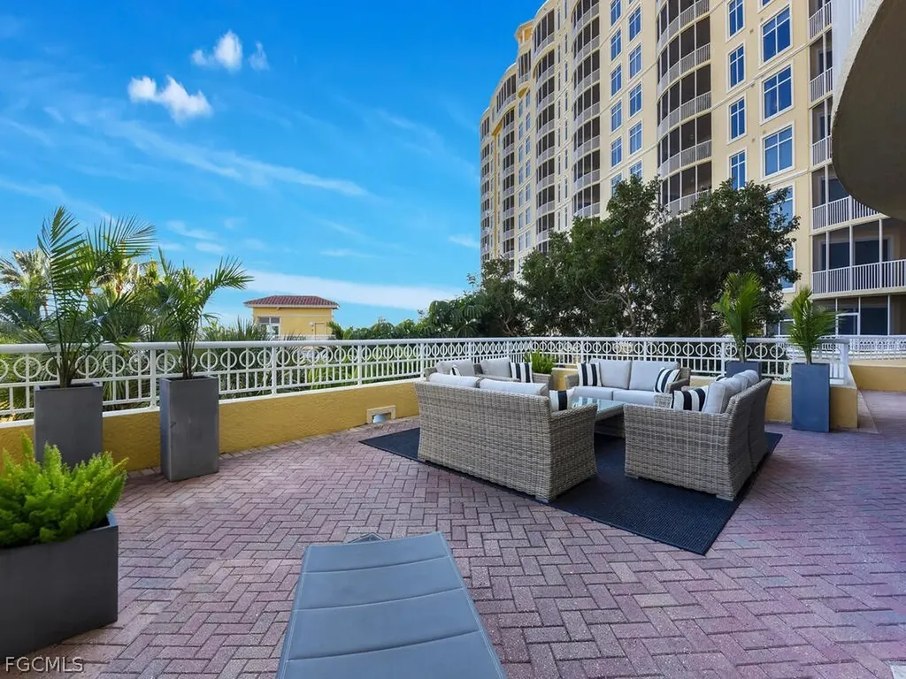6061 Silver King Boulevard Cape Coral FL 33914