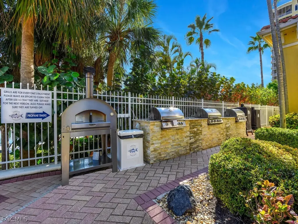 6061 Silver King Boulevard Cape Coral FL 33914