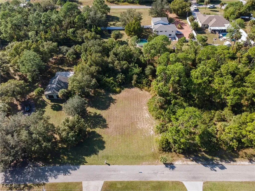 615 Henry Avenue Lehigh Acres FL 33972