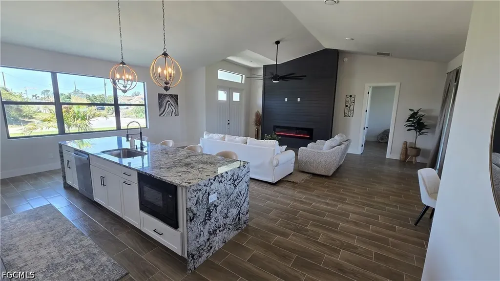 385 Paulcrest Avenue Lehigh Acres FL 33974