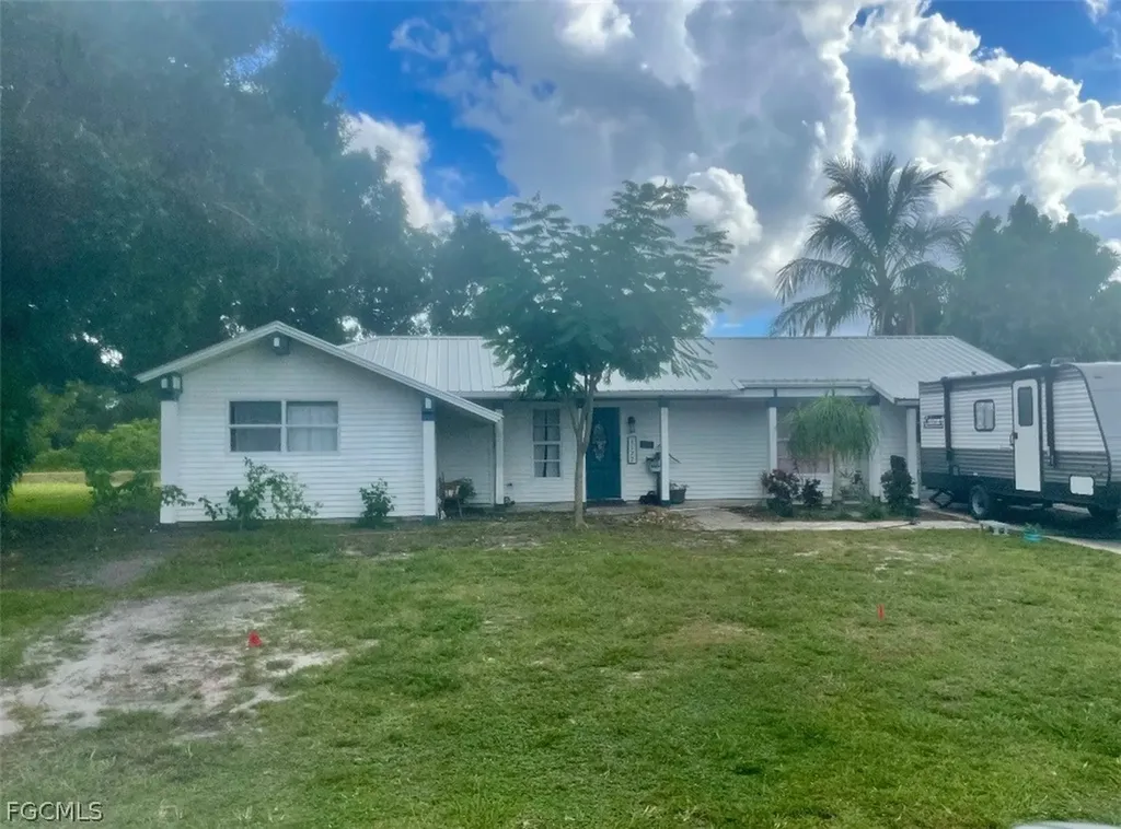 1127 Gifford Avenue S Lehigh Acres FL 33936