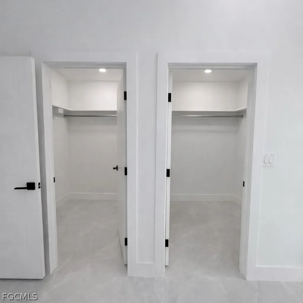 3985 Everglades Boulevard N Naples FL 34120