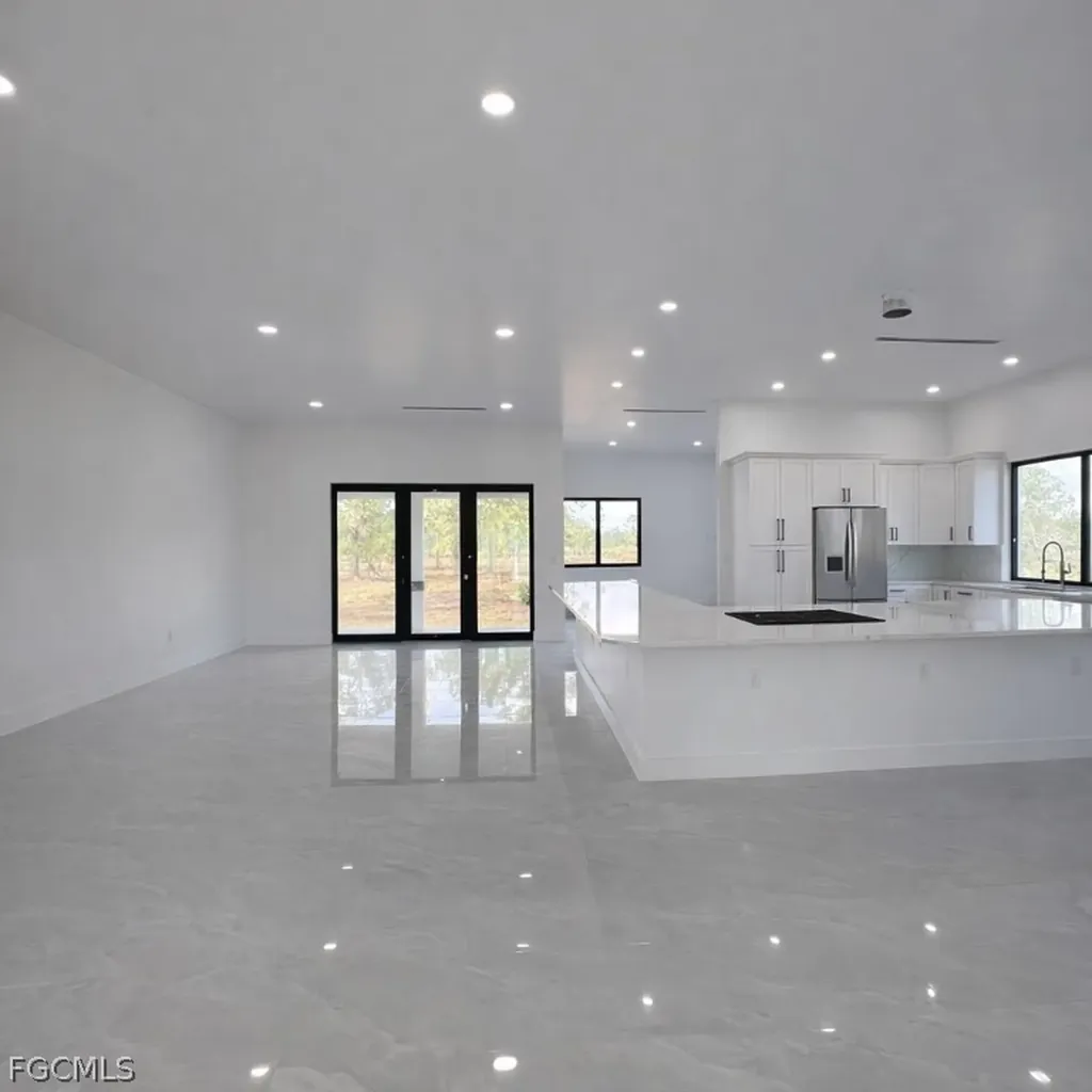 3985 Everglades Boulevard N Naples FL 34120