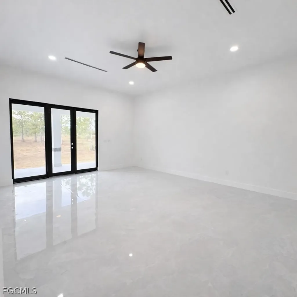 3985 Everglades Boulevard N Naples FL 34120
