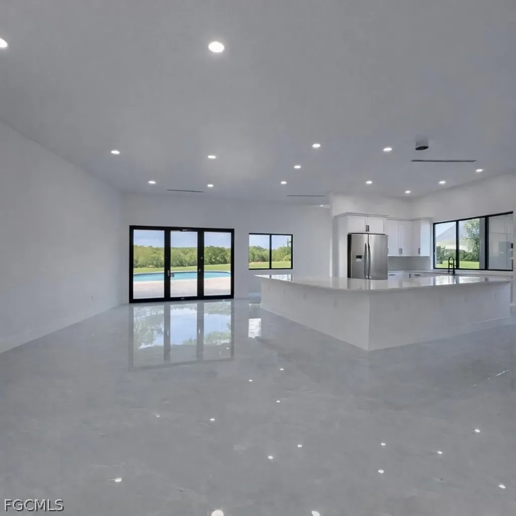 3985 Everglades Boulevard N Naples FL 34120
