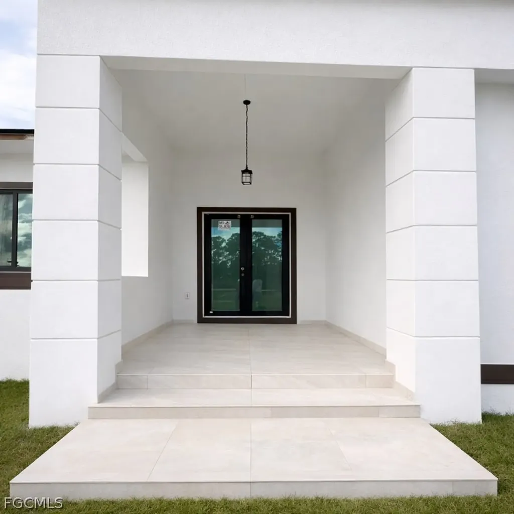 3985 Everglades Boulevard N Naples FL 34120
