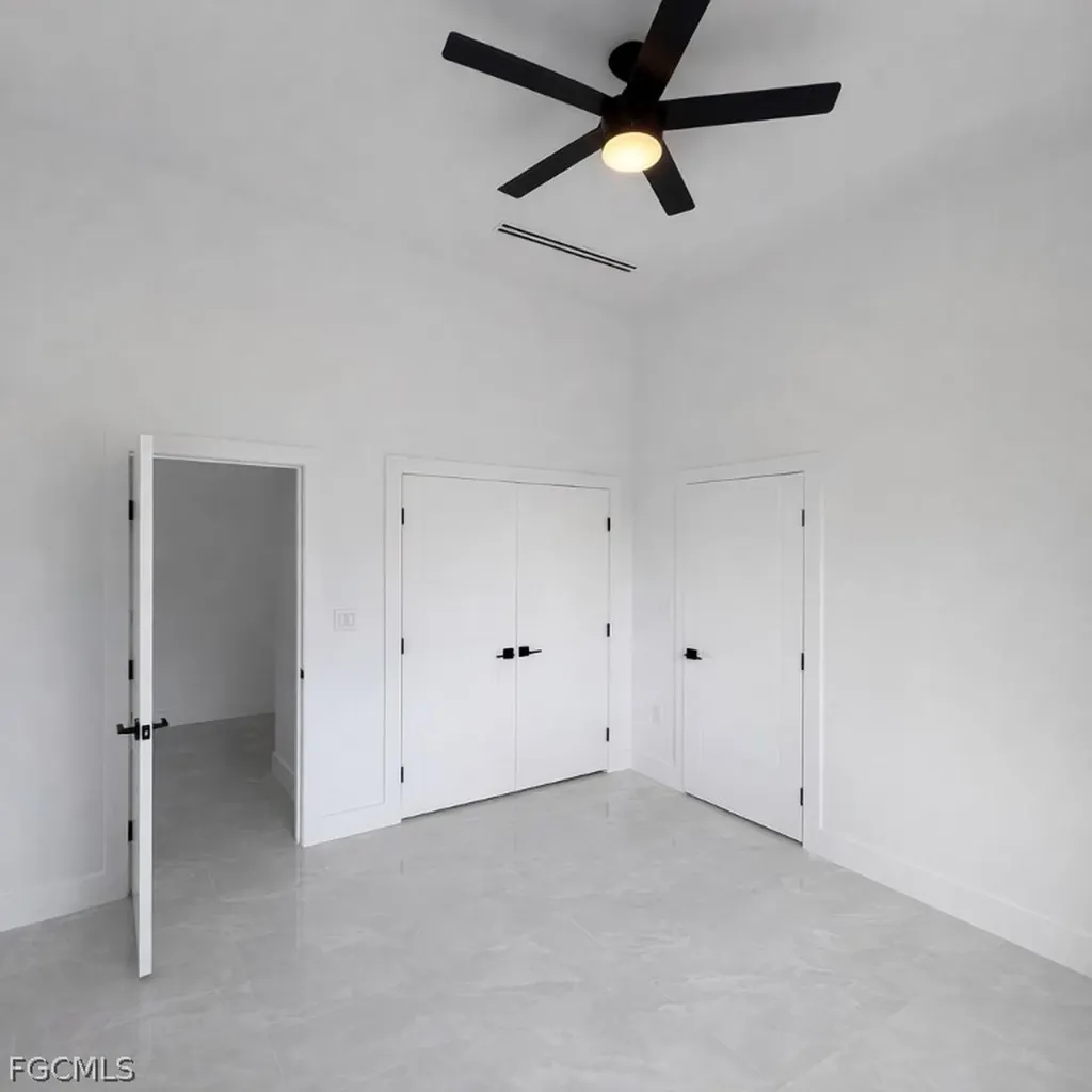 3985 Everglades Boulevard N Naples FL 34120