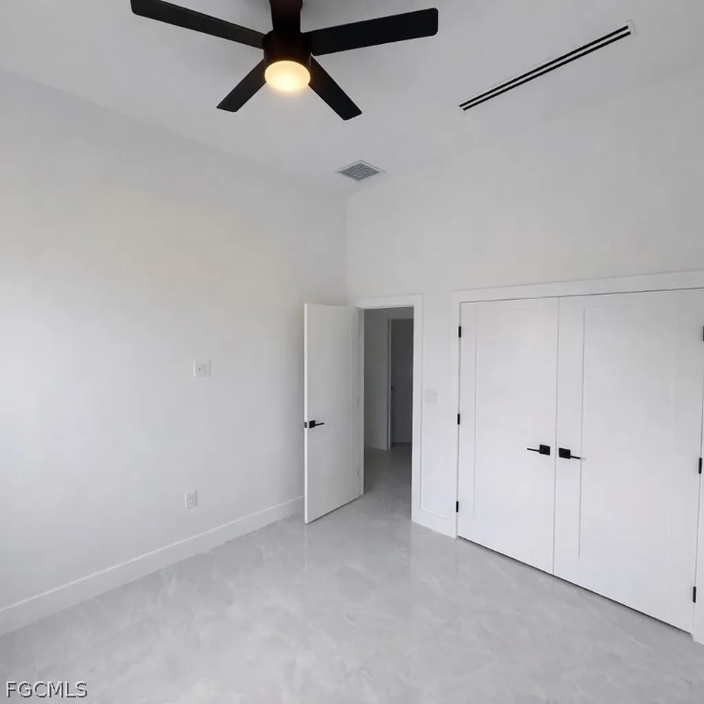 3985 Everglades Boulevard N Naples FL 34120