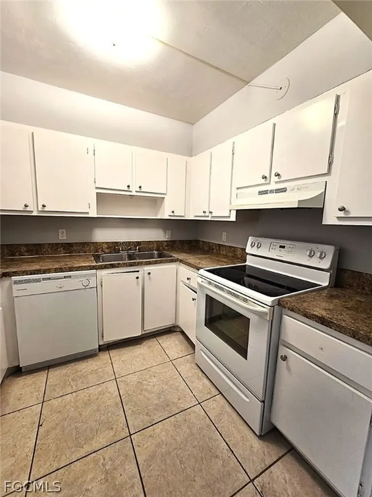 1830 Maravilla Avenue Fort Myers FL 33901