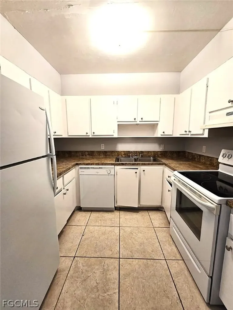 1830 Maravilla Avenue Fort Myers FL 33901