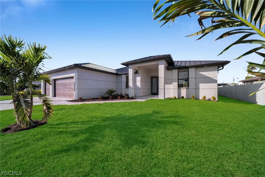 1425 NE 2nd Street Cape Coral FL 33909