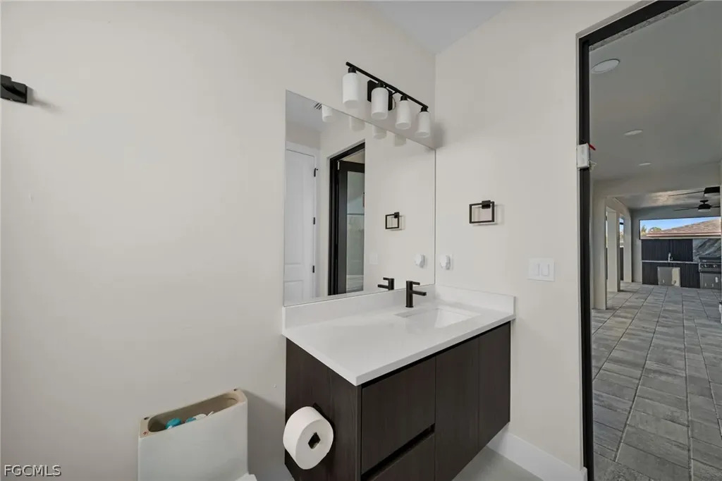 1425 NE 2nd Street Cape Coral FL 33909