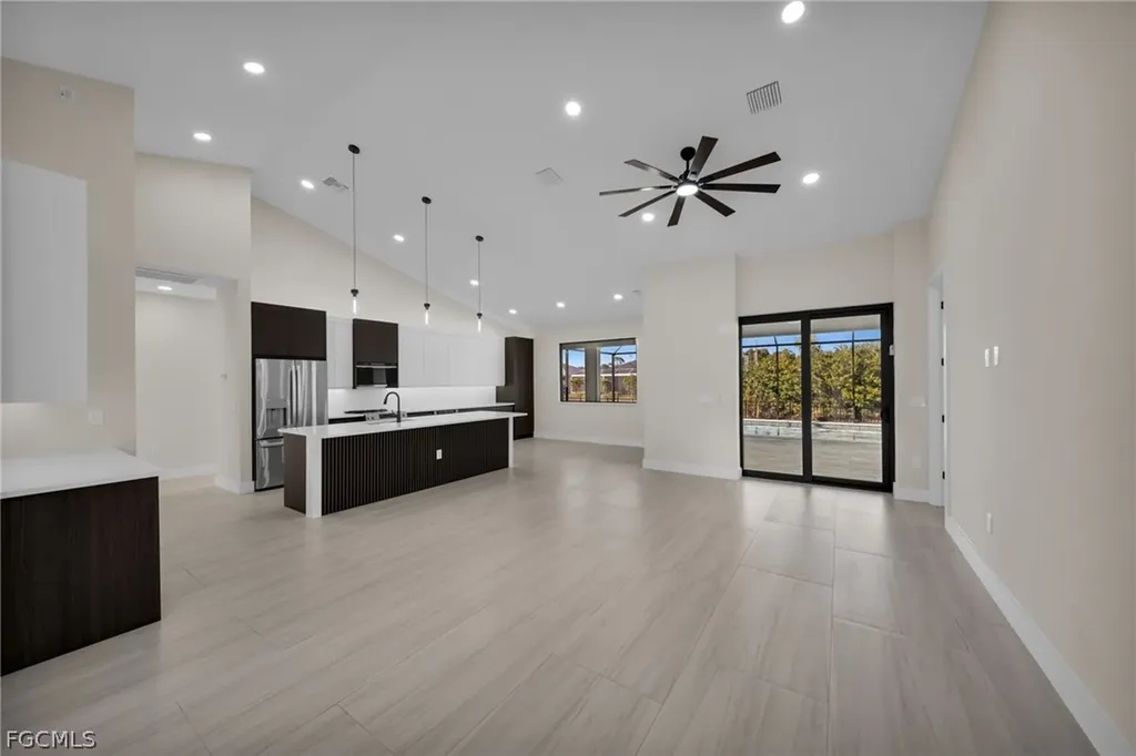 1425 NE 2nd Street Cape Coral FL 33909