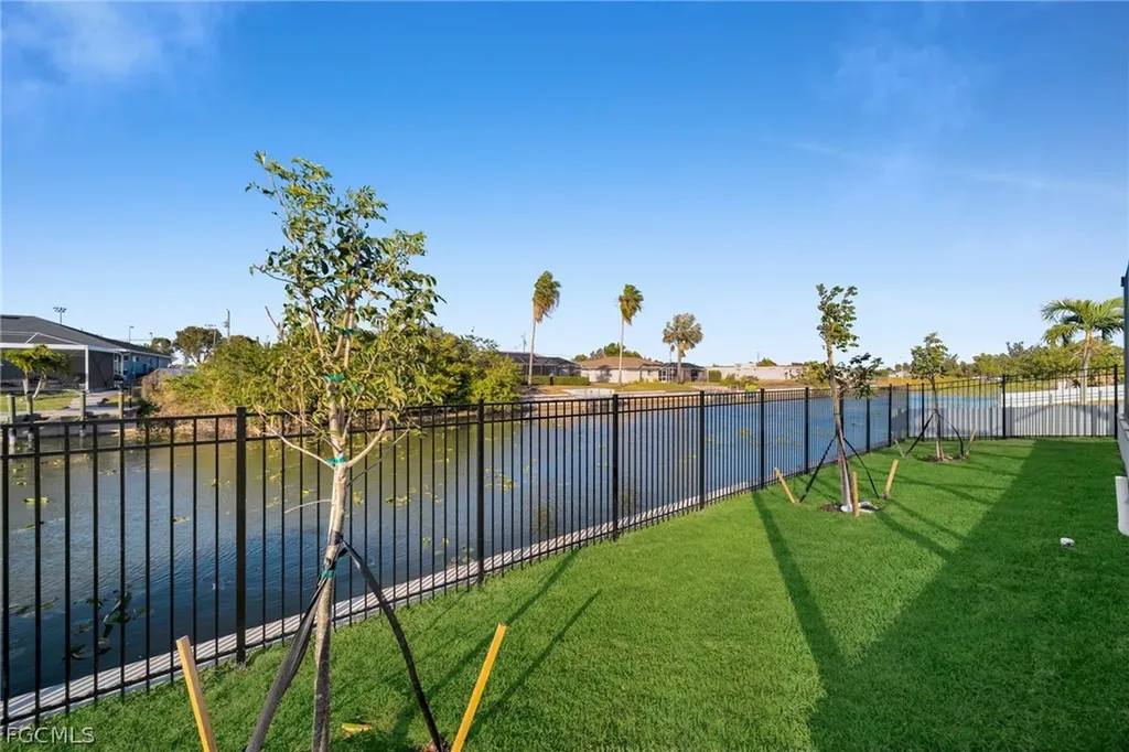 1425 NE 2nd Street Cape Coral FL 33909