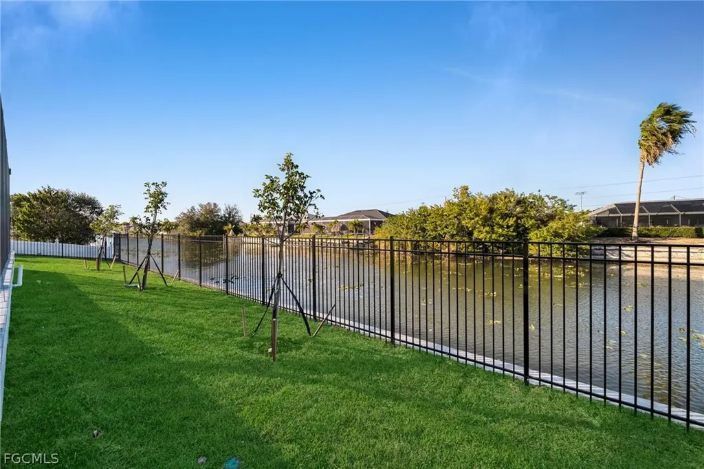 1425 NE 2nd Street Cape Coral FL 33909