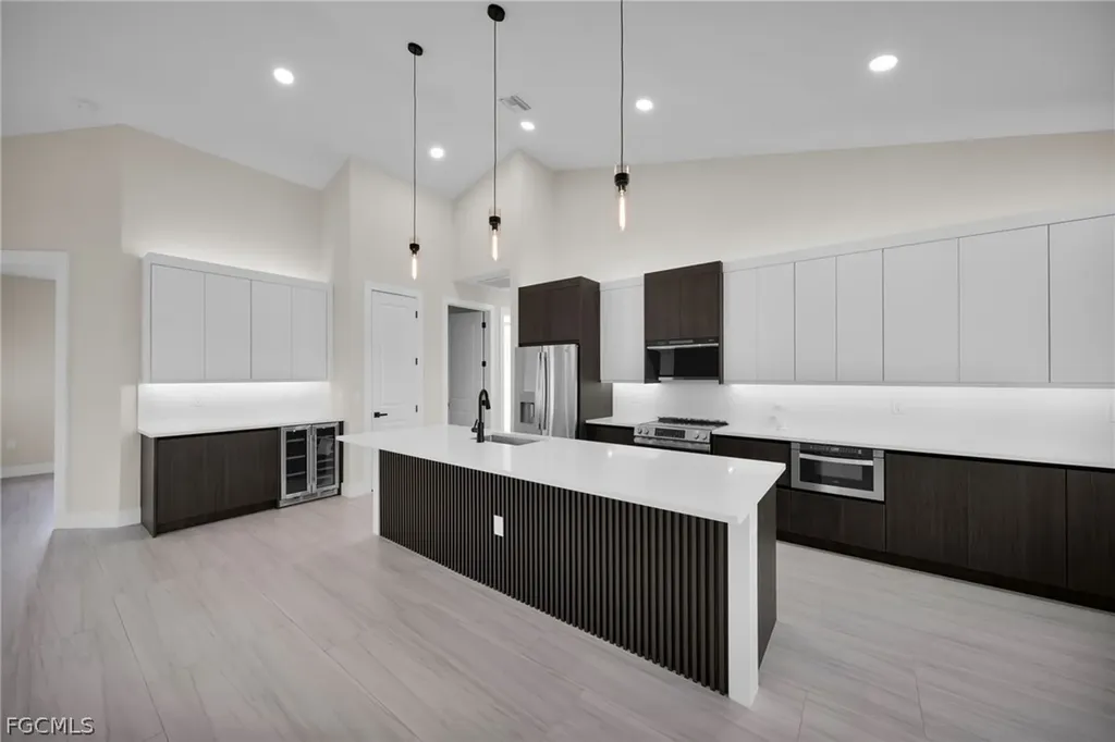 1425 NE 2nd Street Cape Coral FL 33909