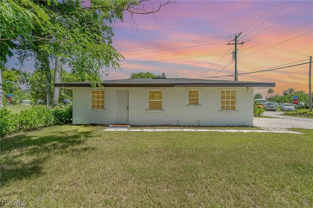 21 Cabana Avenue North Fort Myers FL 33903