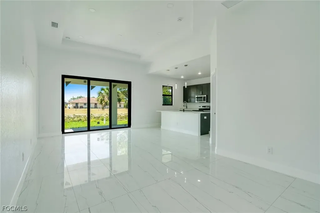 4725/4727 27th Street SW Lehigh Acres FL 33973