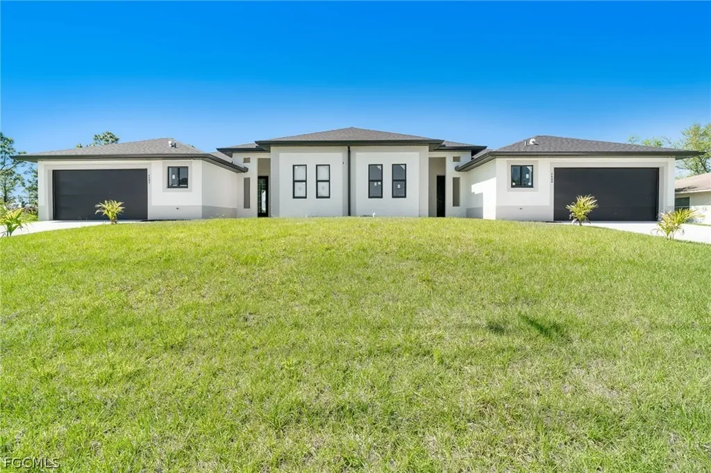 4725/4727 27th Street SW Lehigh Acres FL 33973