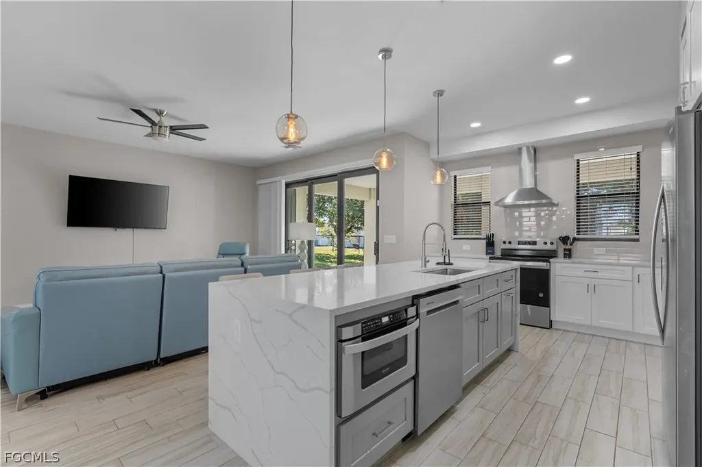 36 NW 12th Place Cape Coral FL 33993