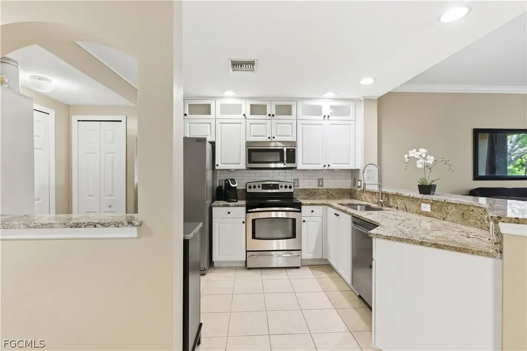 4263 Liron Avenue Fort Myers FL 33916