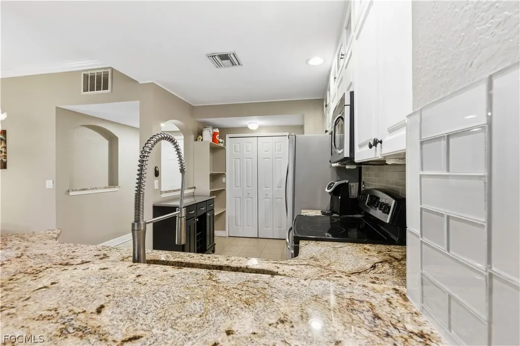 4263 Liron Avenue Fort Myers FL 33916