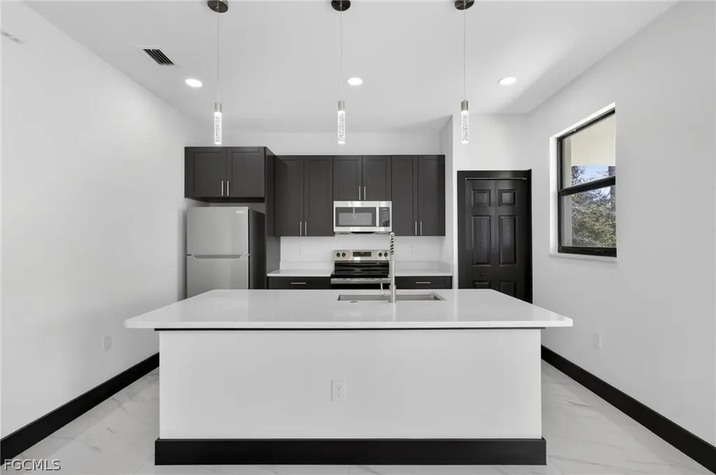4725/4727 27th 27th Street SW Lehigh Acres FL 33973
