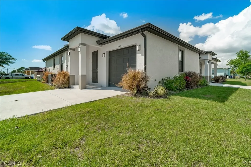 809 Agnes Avenue Lehigh Acres FL 33971