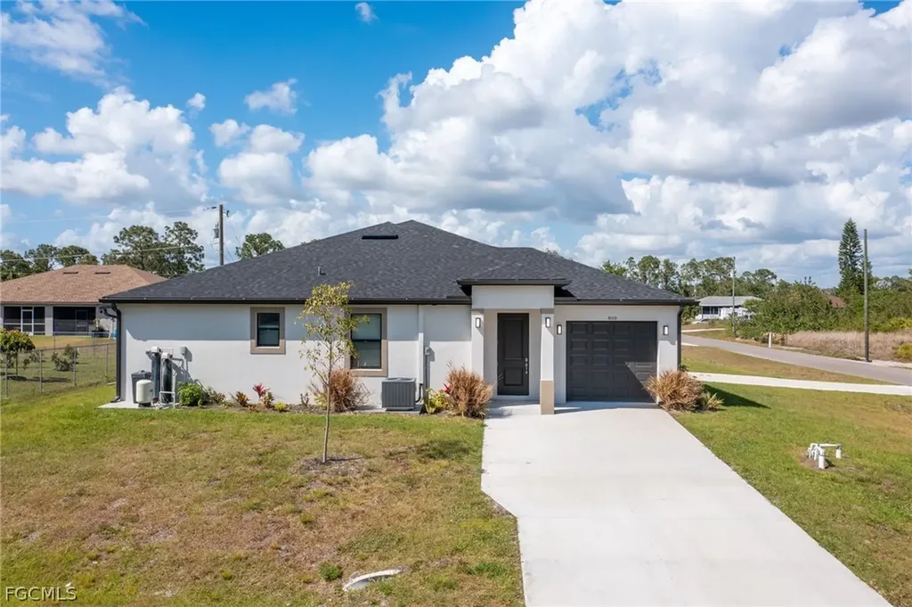 809 Agnes Avenue Lehigh Acres FL 33971