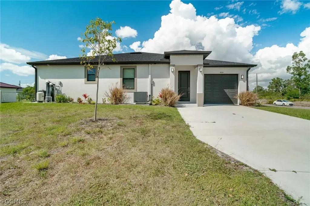 809 Agnes Avenue Lehigh Acres FL 33971