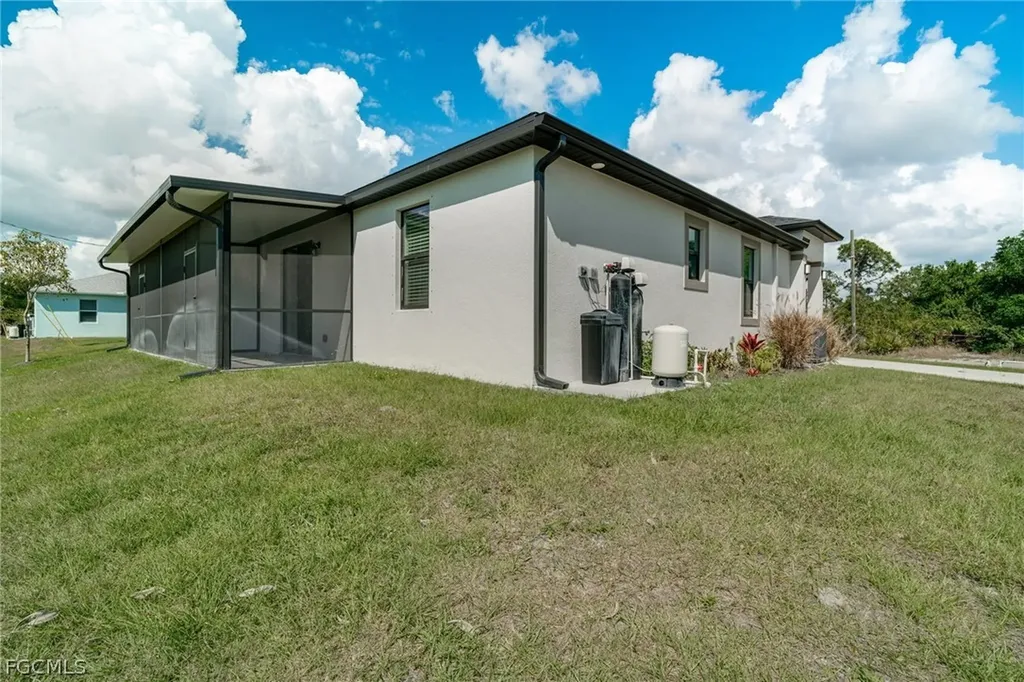 809 Agnes Avenue Lehigh Acres FL 33971