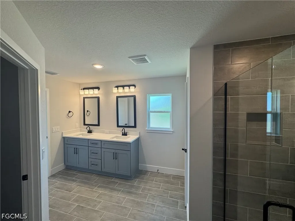 4112 NW 37th Street Cape Coral FL 33993