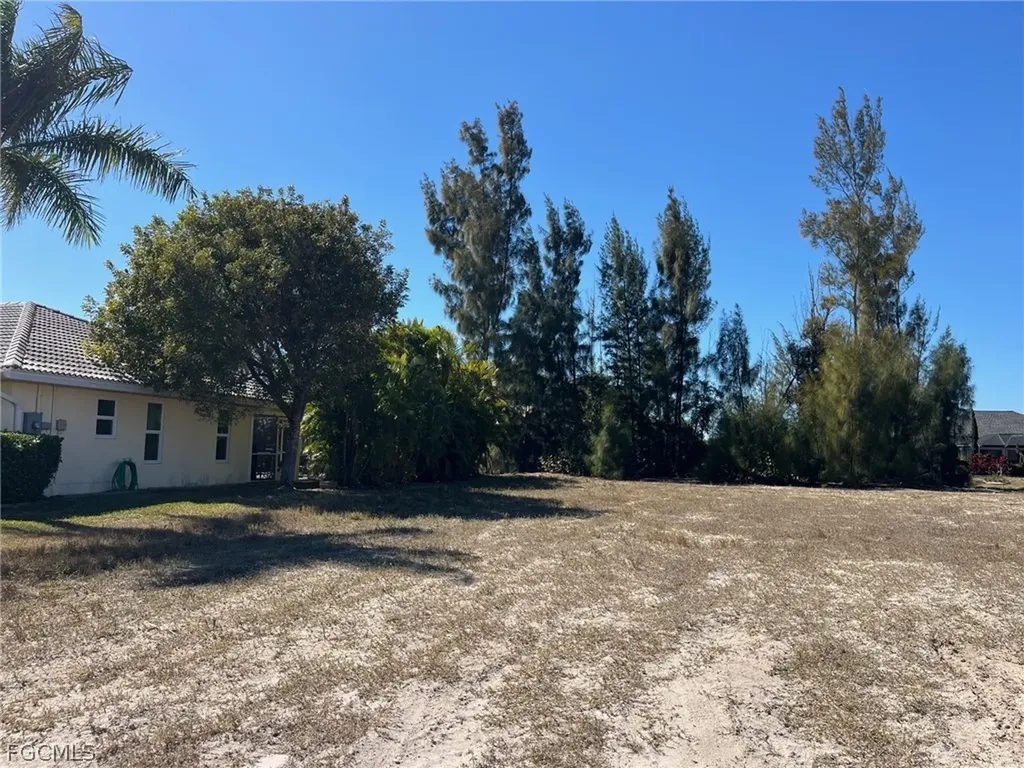 3748 SW 11th Place Cape Coral FL 33914
