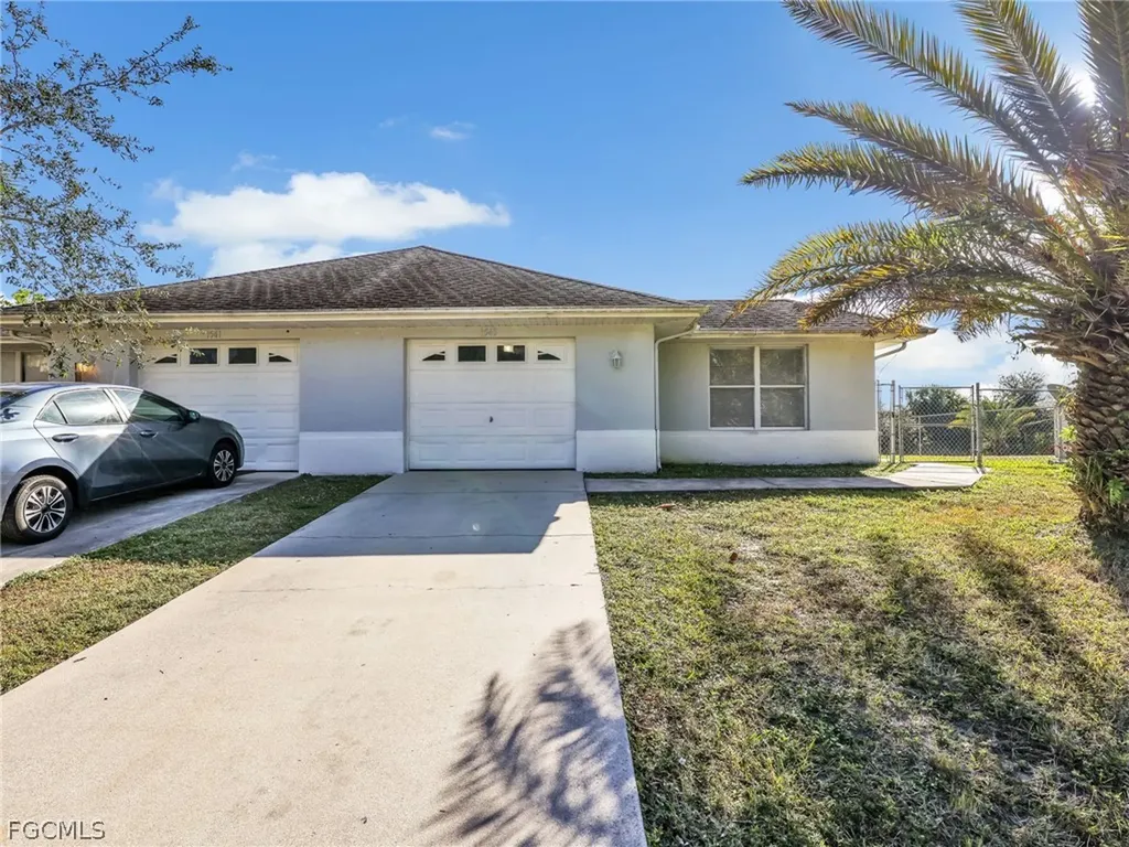 1541/1543 Hightower Avenue S Lehigh Acres FL 33973