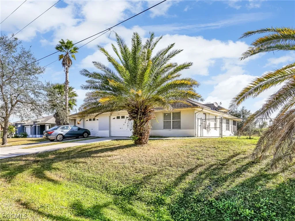 1541/1543 Hightower Avenue S Lehigh Acres FL 33973