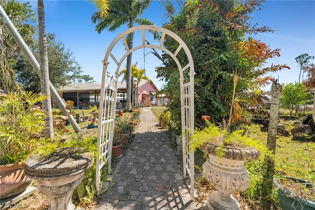 3590 South Road North Fort Myers FL 33917