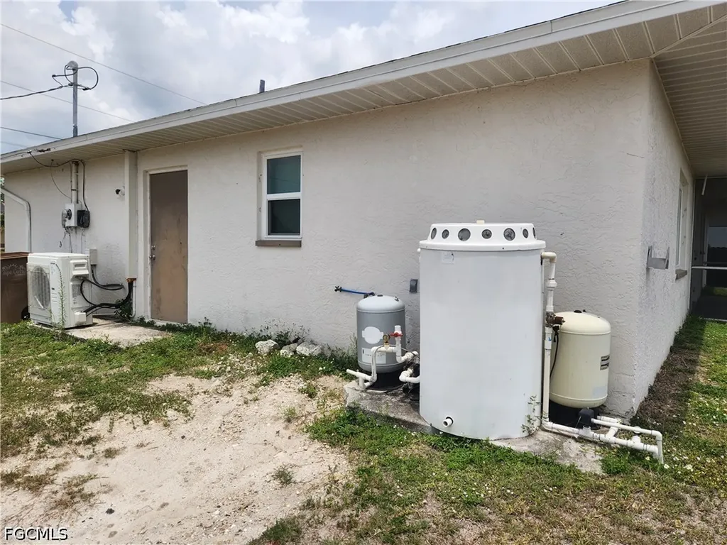 1402 NE 18th Street Cape Coral FL 33909