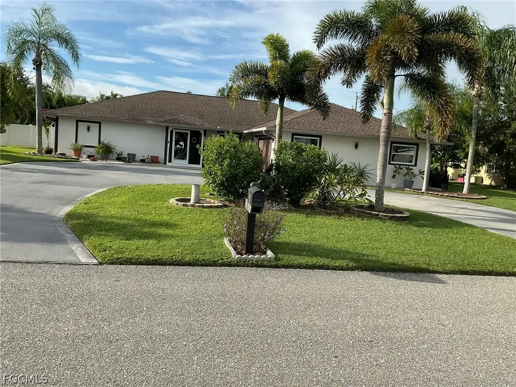 320 SE 28th Terrace Cape Coral FL 33904