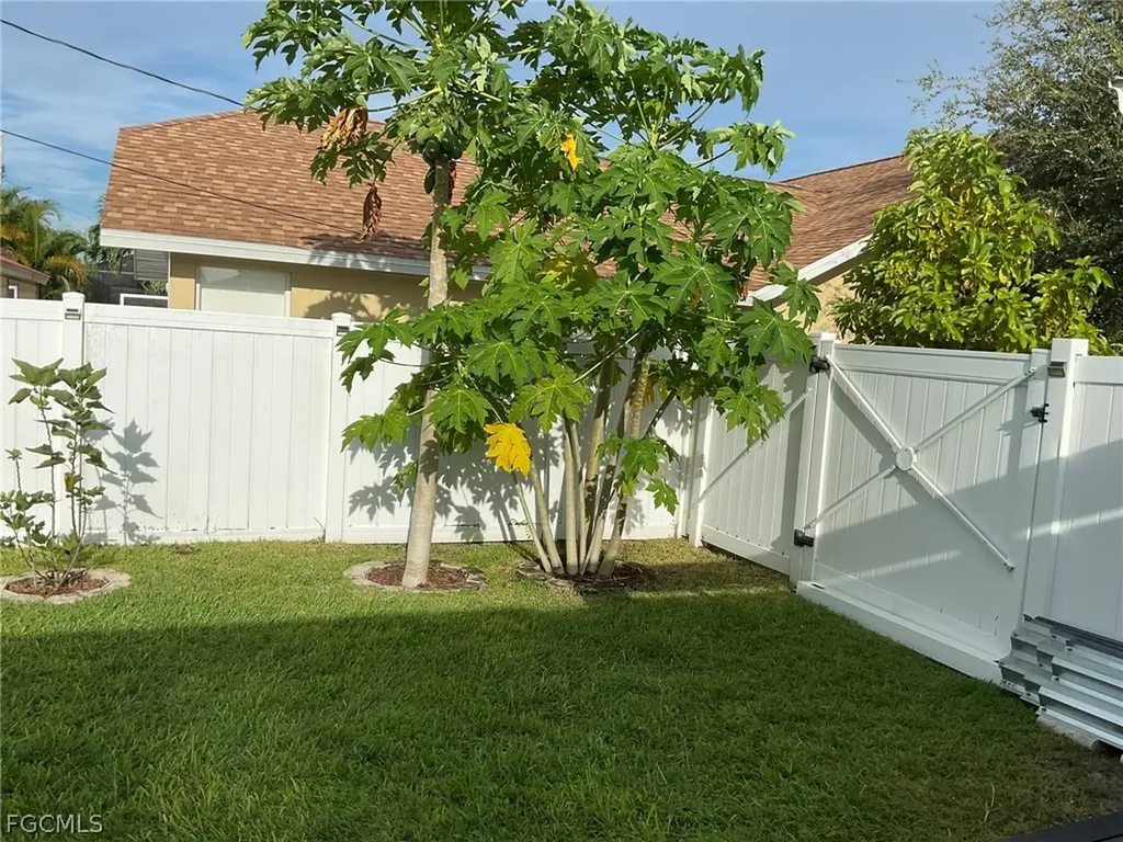 320 SE 28th Terrace Cape Coral FL 33904