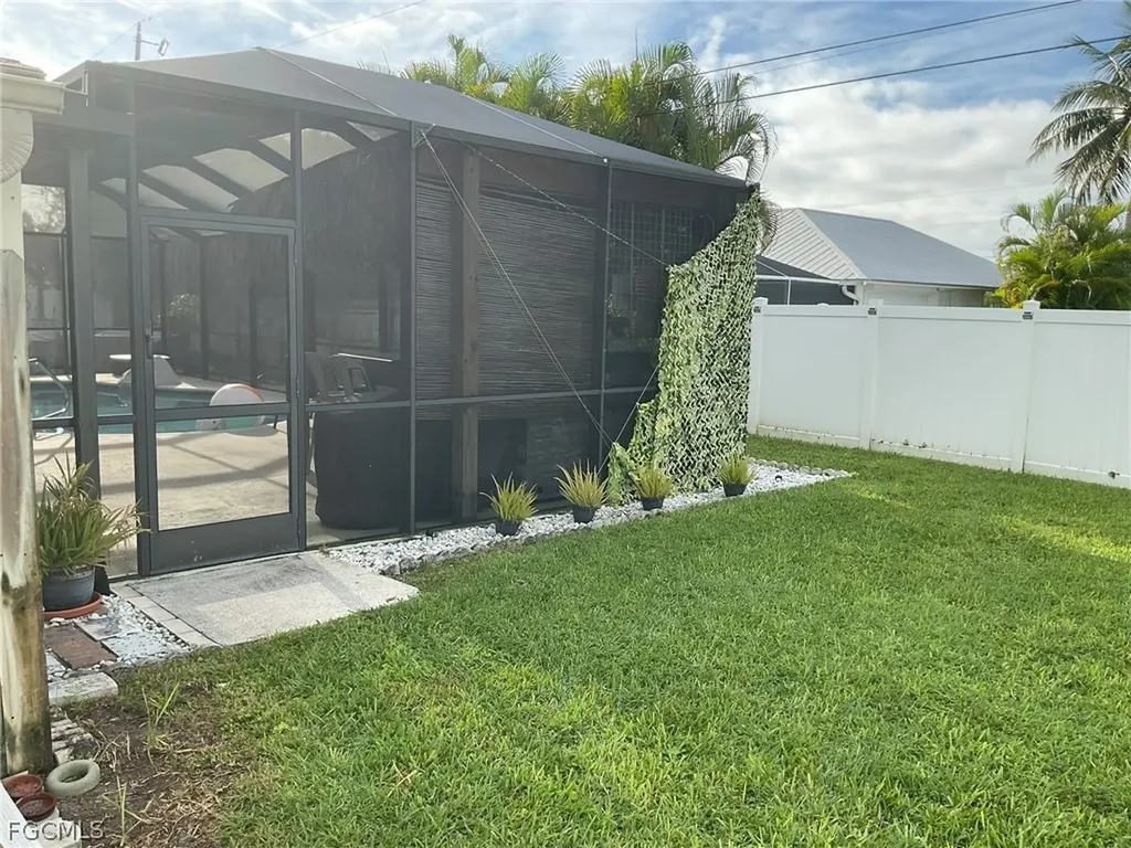 320 SE 28th Terrace Cape Coral FL 33904