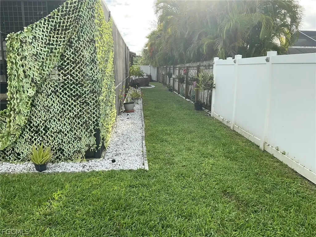 320 SE 28th Terrace Cape Coral FL 33904