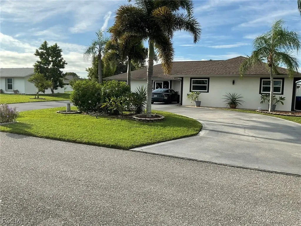 320 SE 28th Terrace Cape Coral FL 33904