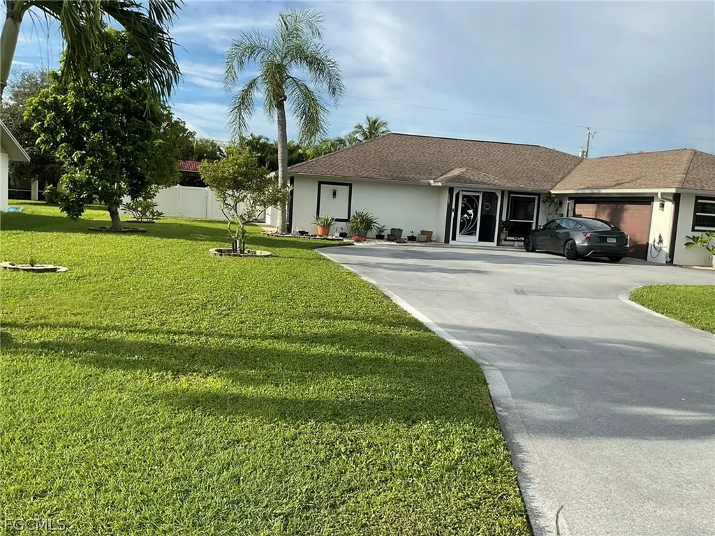 320 SE 28th Terrace Cape Coral FL 33904