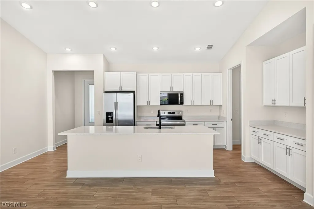 1140 SE 33rd Street Cape Coral FL 33904