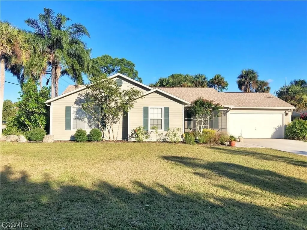 32 Lincoln Avenue Lehigh Acres FL 33936