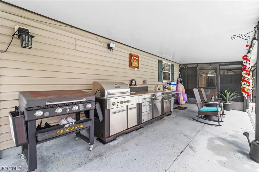 32 Lincoln Avenue Lehigh Acres FL 33936