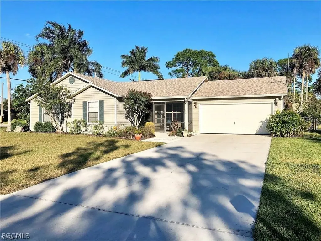32 Lincoln Avenue Lehigh Acres FL 33936
